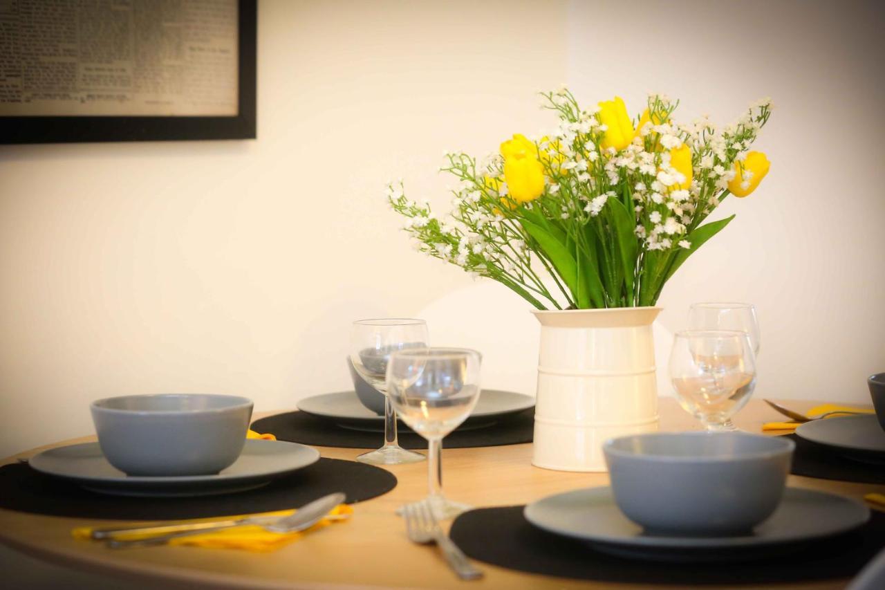 Excellent Location - City Centre - Parking - 4 Beds -2 Bedrooms 벨파스트 외부 사진