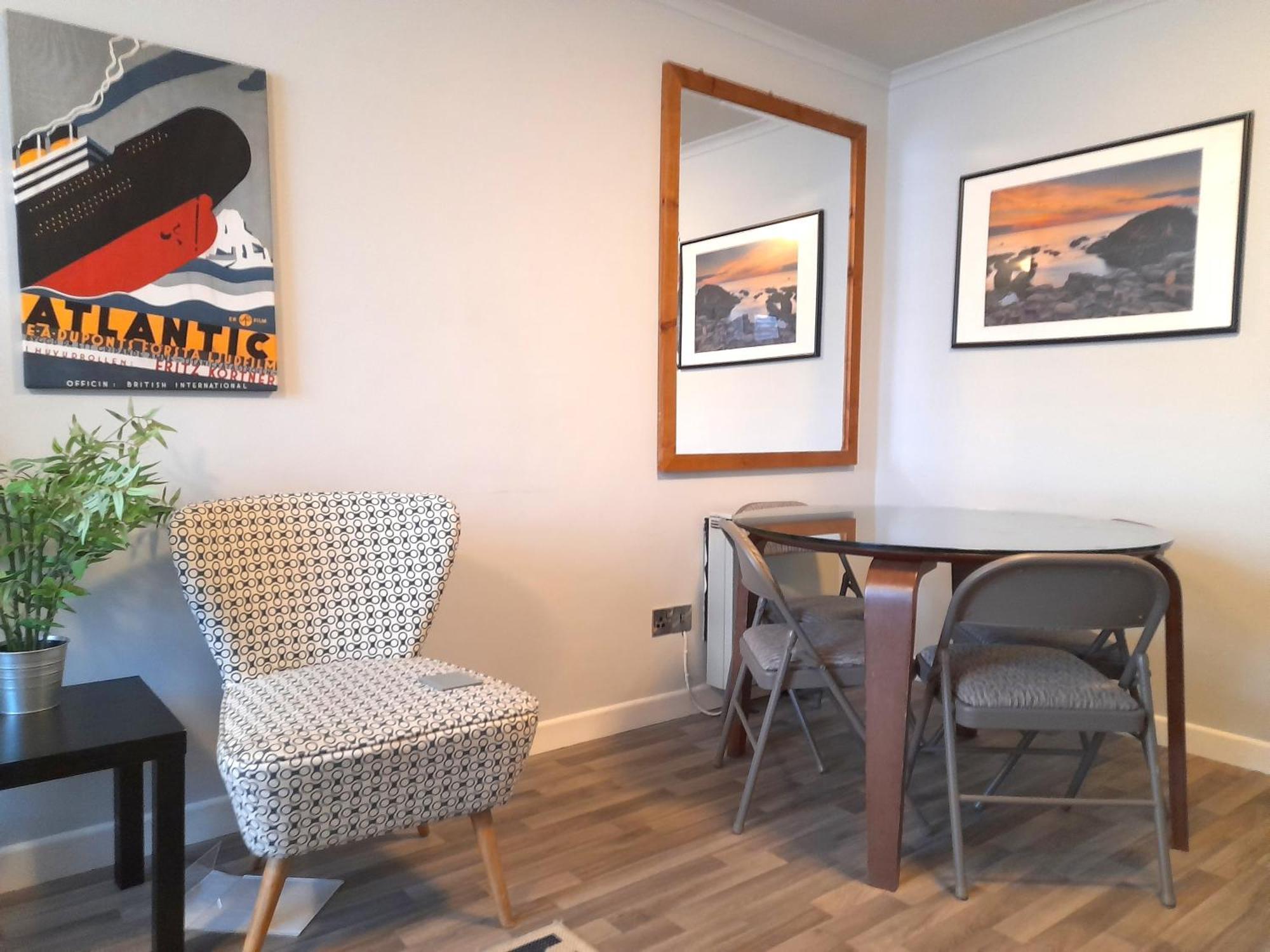 Excellent Location - City Centre - Parking - 4 Beds -2 Bedrooms 벨파스트 외부 사진