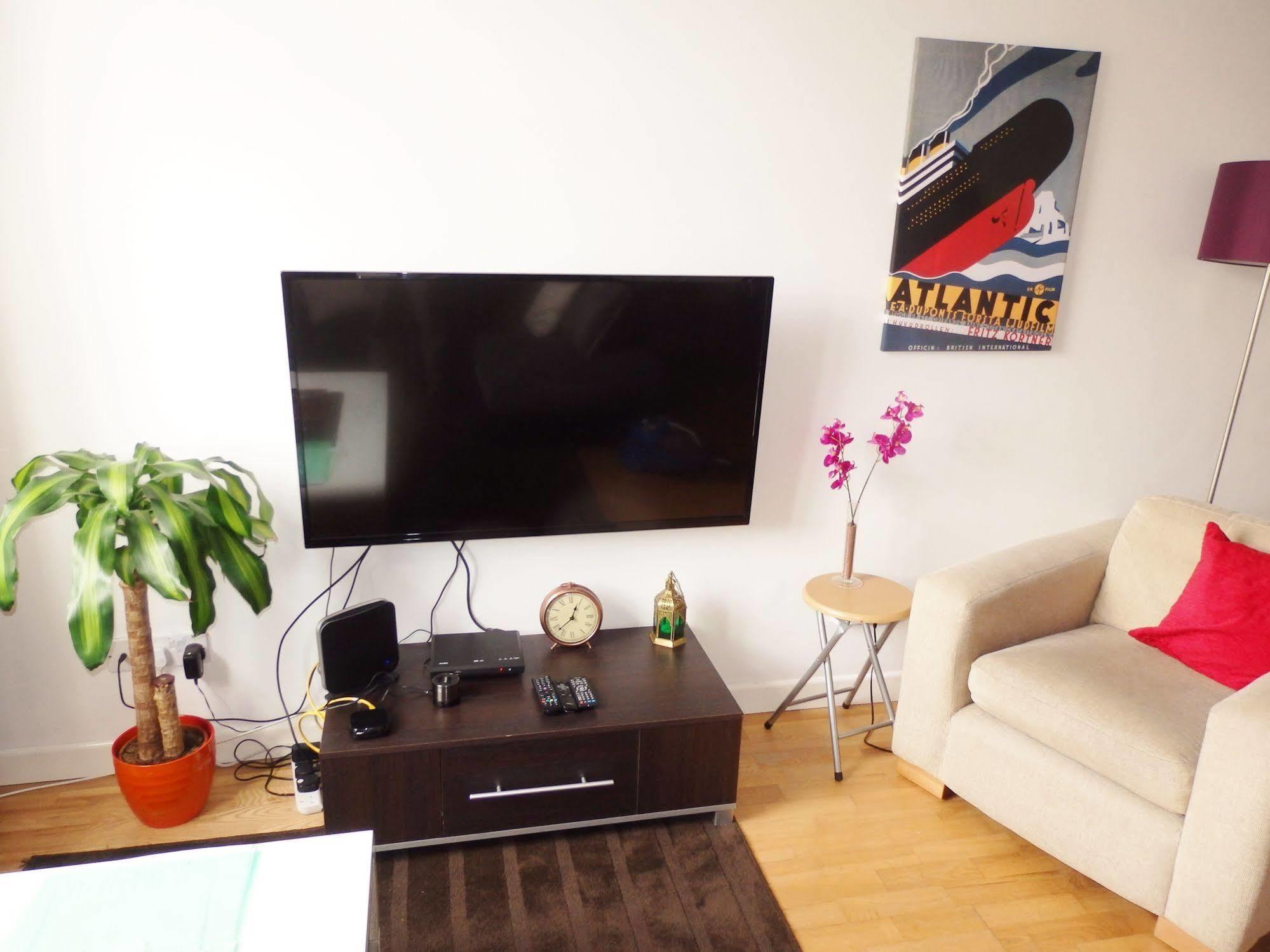 Excellent Location - City Centre - Parking - 4 Beds -2 Bedrooms 벨파스트 외부 사진