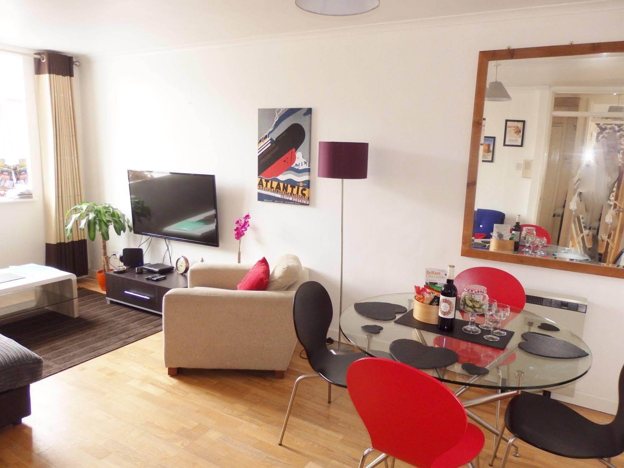 Excellent Location - City Centre - Parking - 4 Beds -2 Bedrooms 벨파스트 외부 사진